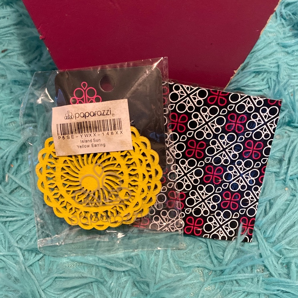 Paparazzi Vibrant Yellow Island Sun Earrings Brand New . Styrofoam